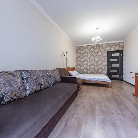 Flatrent Drahomanova 2A Apartman Kijev Kültér fotó