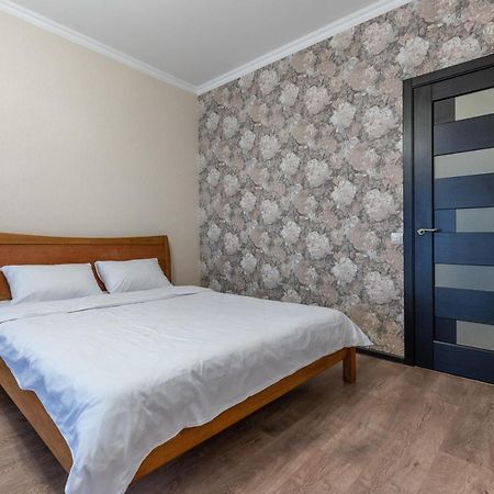 Flatrent Drahomanova 2A Apartman Kijev Kültér fotó