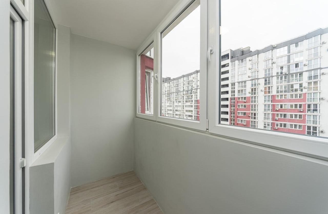 Flatrent Drahomanova 2A Apartman Kijev Kültér fotó