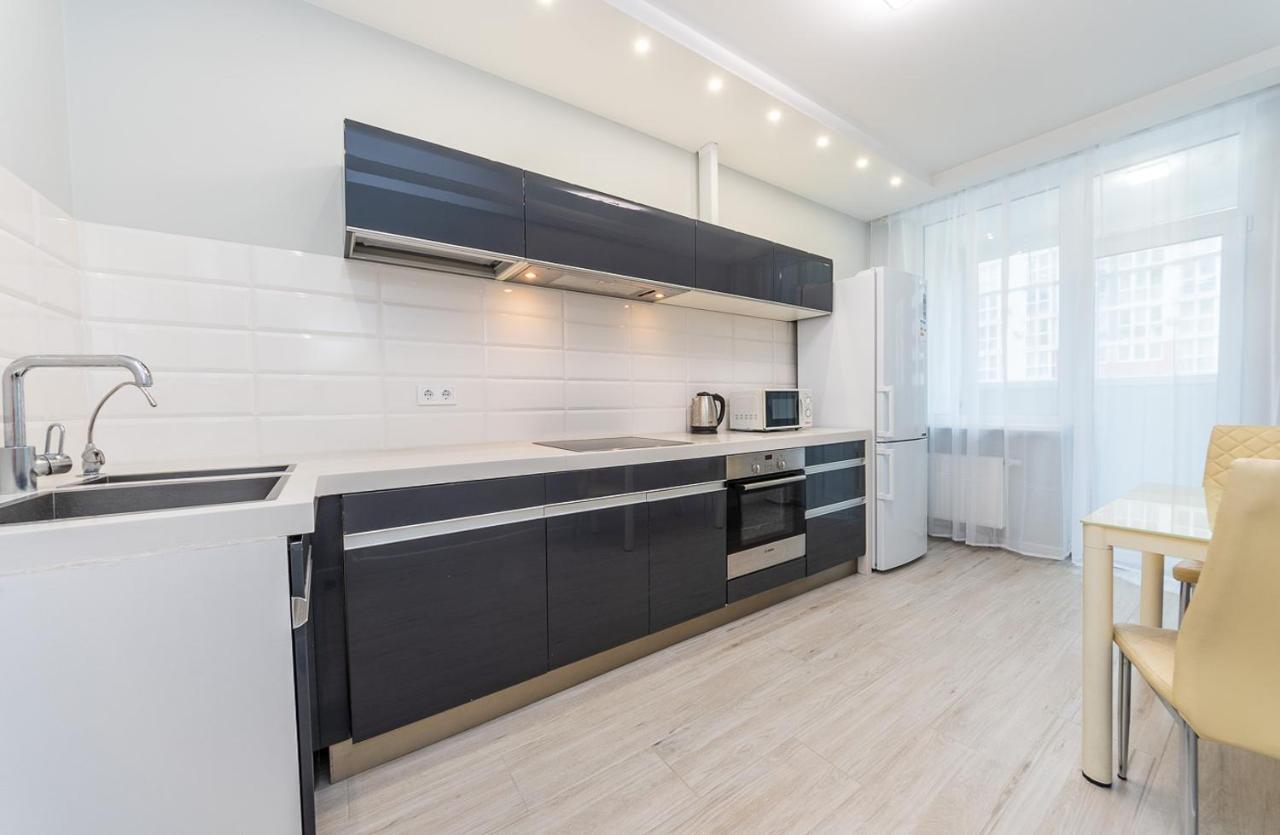 Flatrent Drahomanova 2A Apartman Kijev Kültér fotó