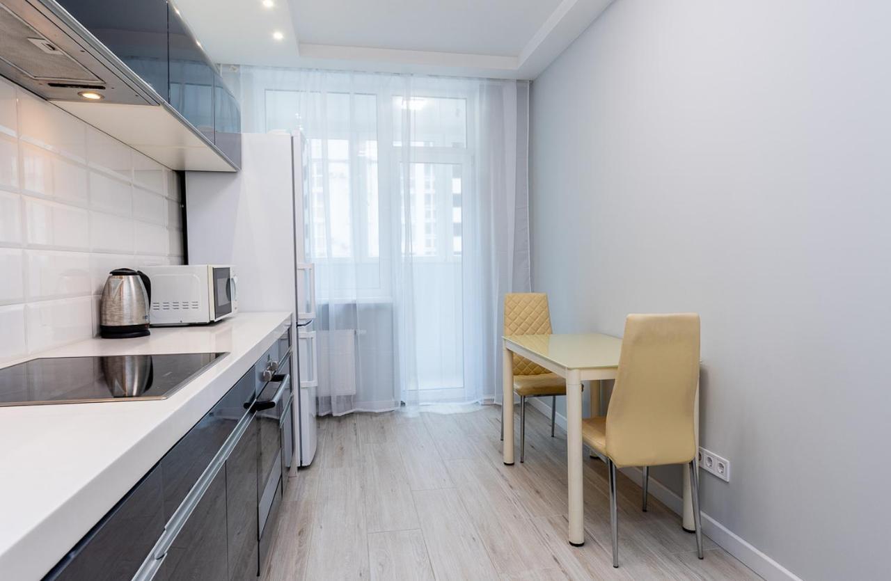 Flatrent Drahomanova 2A Apartman Kijev Kültér fotó