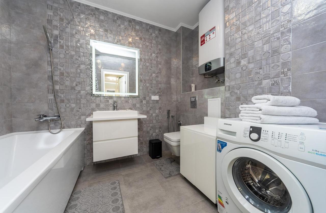 Flatrent Drahomanova 2A Apartman Kijev Kültér fotó