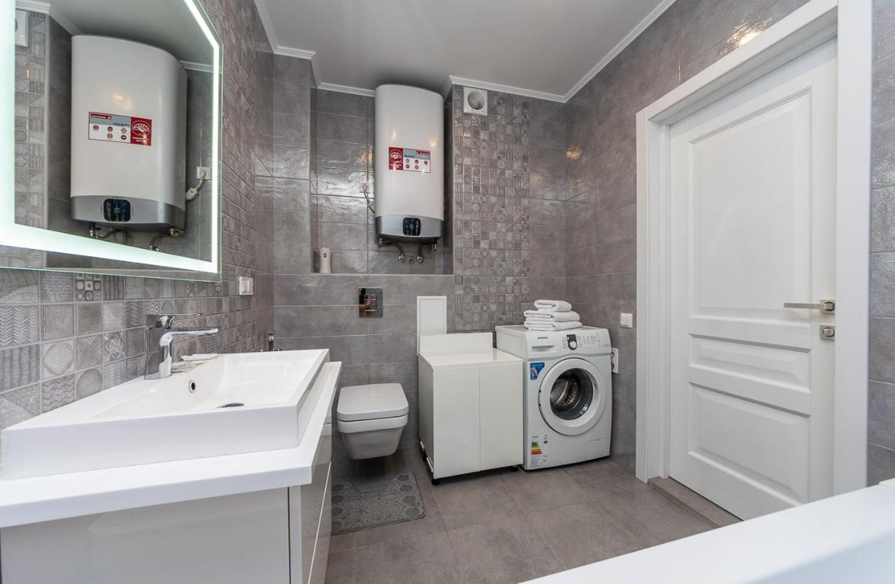 Flatrent Drahomanova 2A Apartman Kijev Kültér fotó