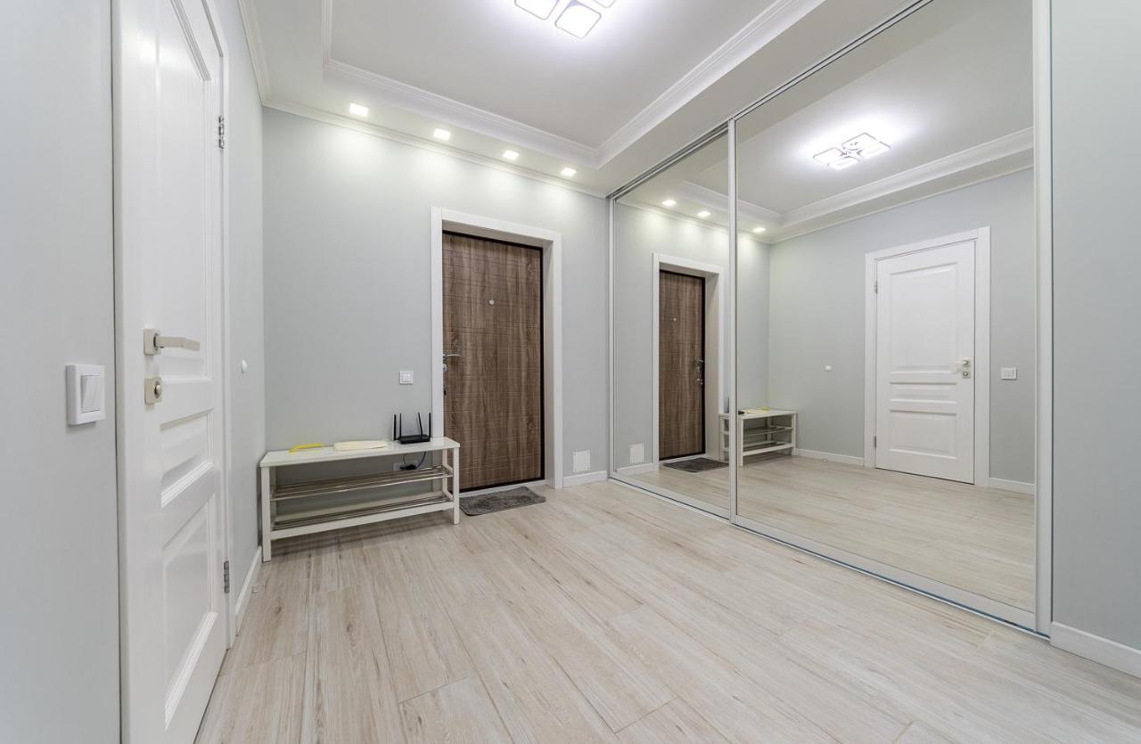 Flatrent Drahomanova 2A Apartman Kijev Kültér fotó