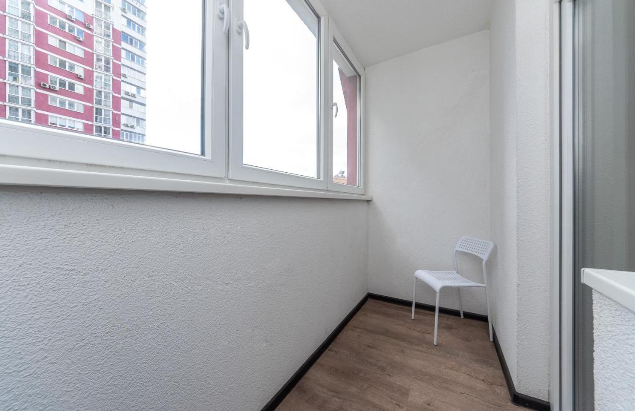 Flatrent Drahomanova 2A Apartman Kijev Kültér fotó