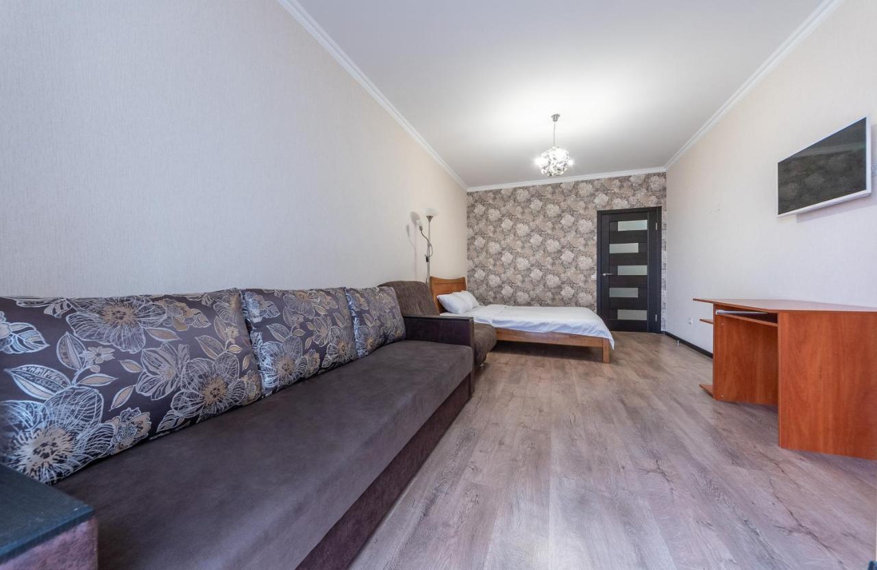 Flatrent Drahomanova 2A Apartman Kijev Kültér fotó