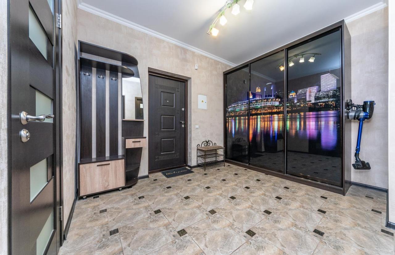 Flatrent Drahomanova 2A Apartman Kijev Kültér fotó