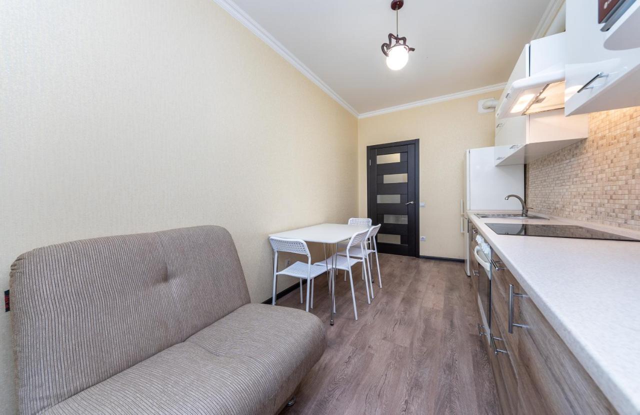 Flatrent Drahomanova 2A Apartman Kijev Kültér fotó