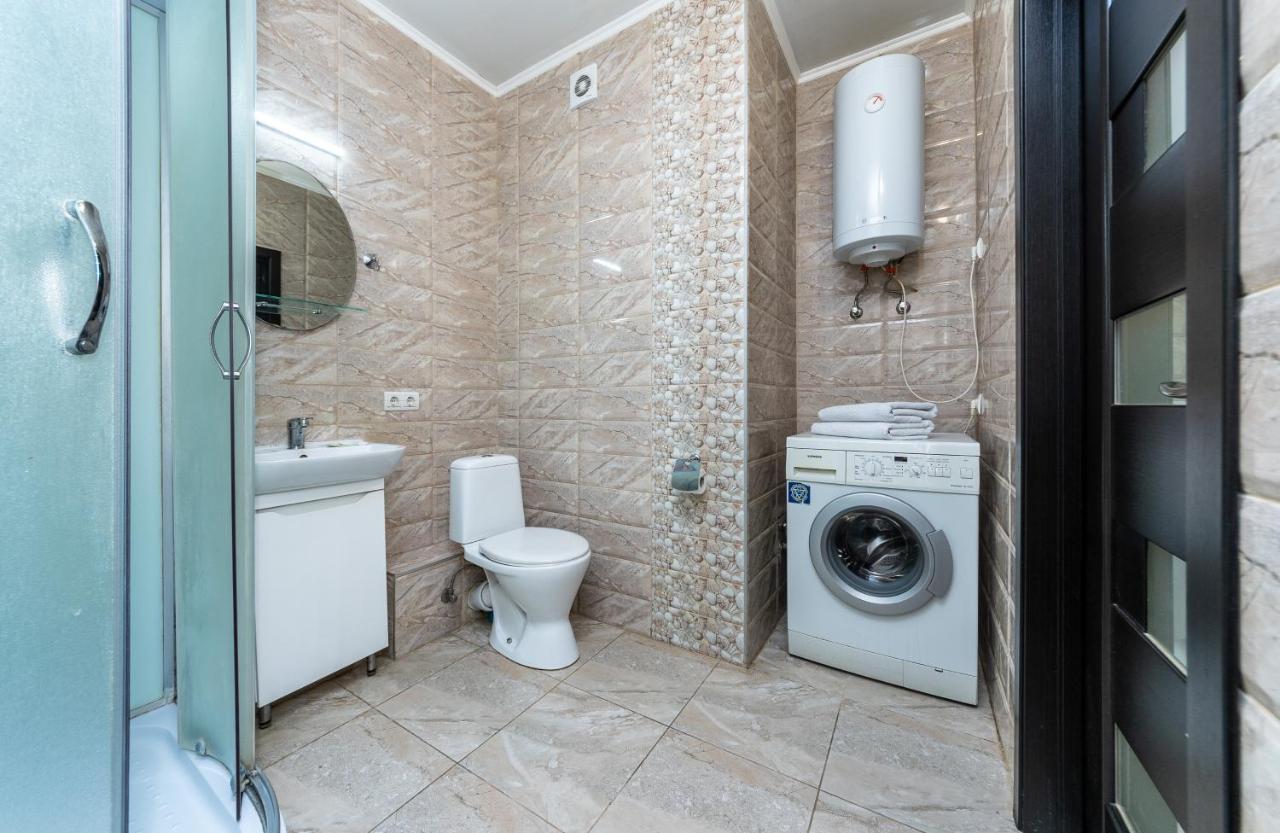 Flatrent Drahomanova 2A Apartman Kijev Kültér fotó