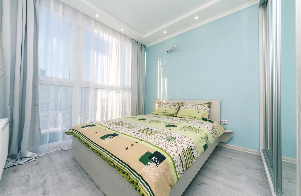 Flatrent Drahomanova 2A Apartman Kijev Kültér fotó