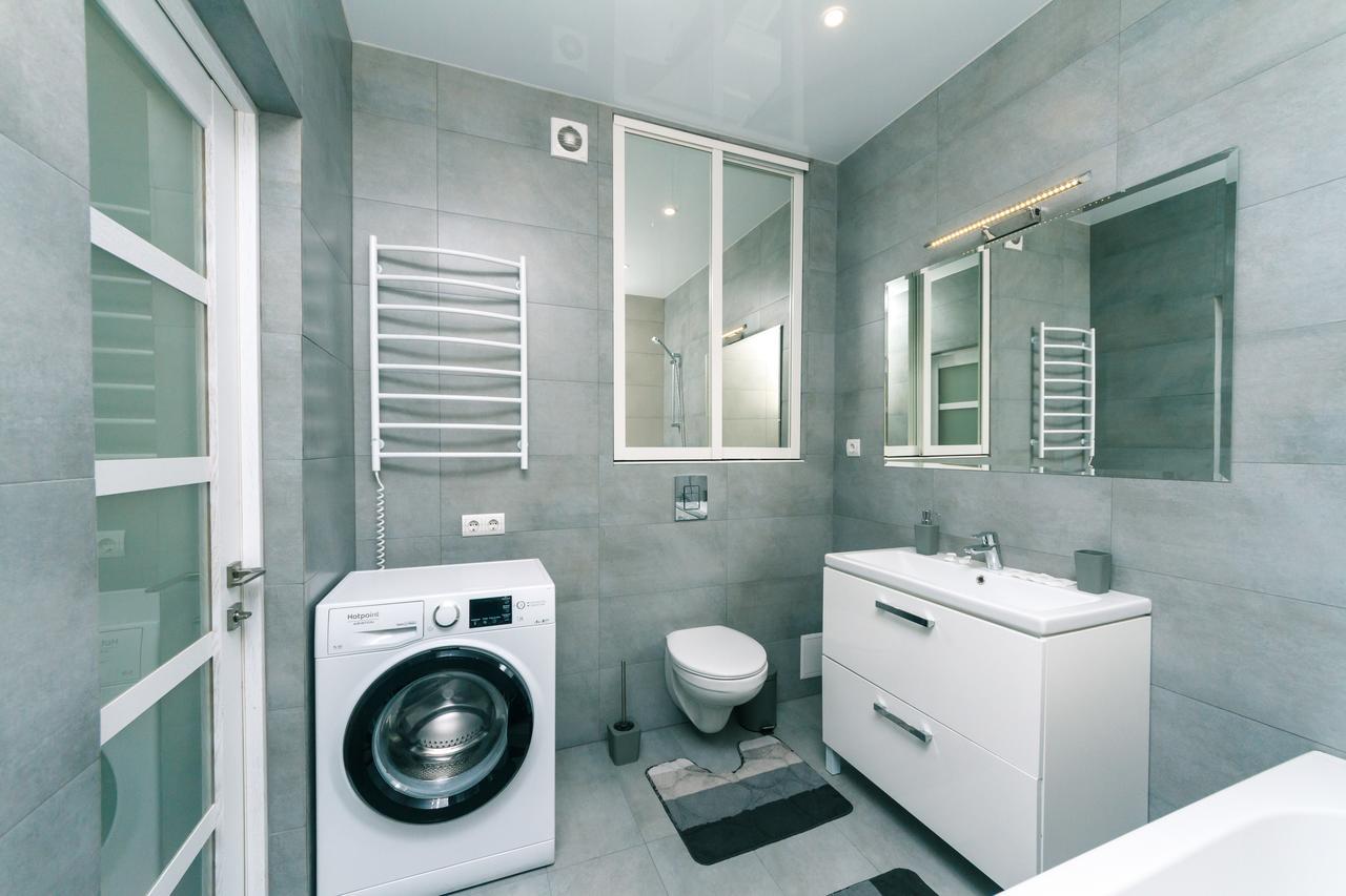 Flatrent Drahomanova 2A Apartman Kijev Kültér fotó